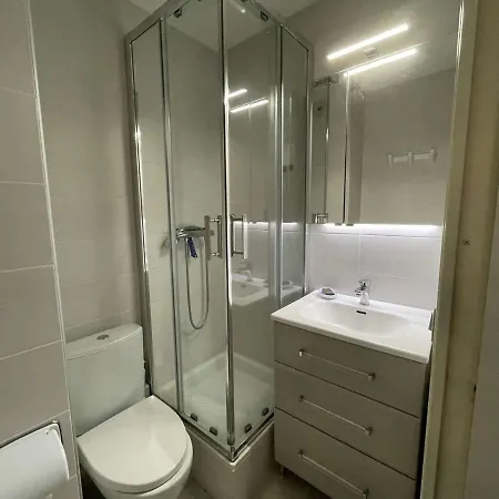 דירה 2 Pieces Avec Loggia Et Piscine A 100m De La - - Fr-1-250-250
