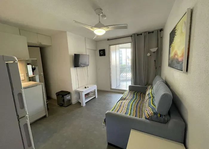 Apartament 2 Pieces Avec Loggia Et Piscine A 100m De La - - Fr-1-250-250